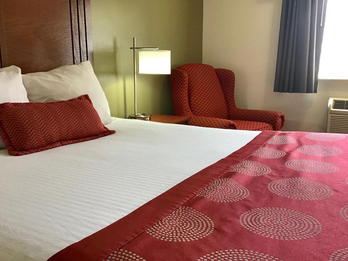 Queen Room One Queen Bed Non Smoking