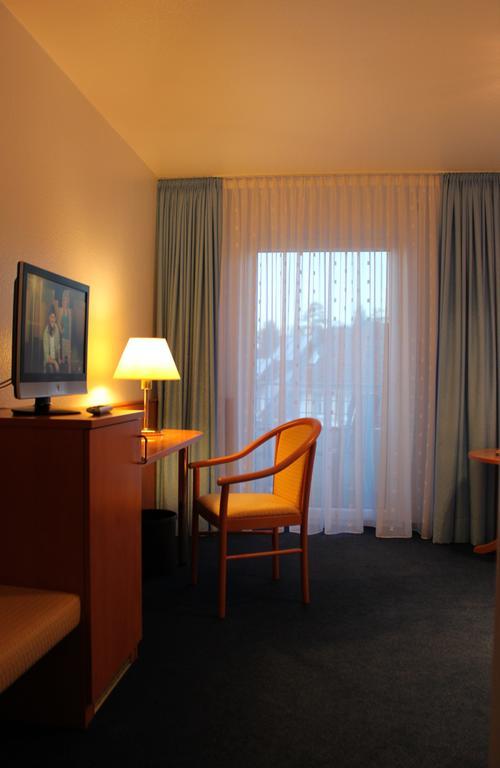 Double Room with Balcony and Sea View,784449942:JPEG