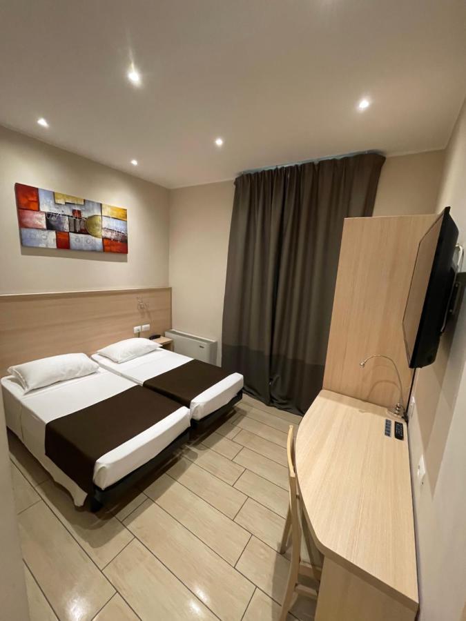 Double or Twin Room Private Bathroom
