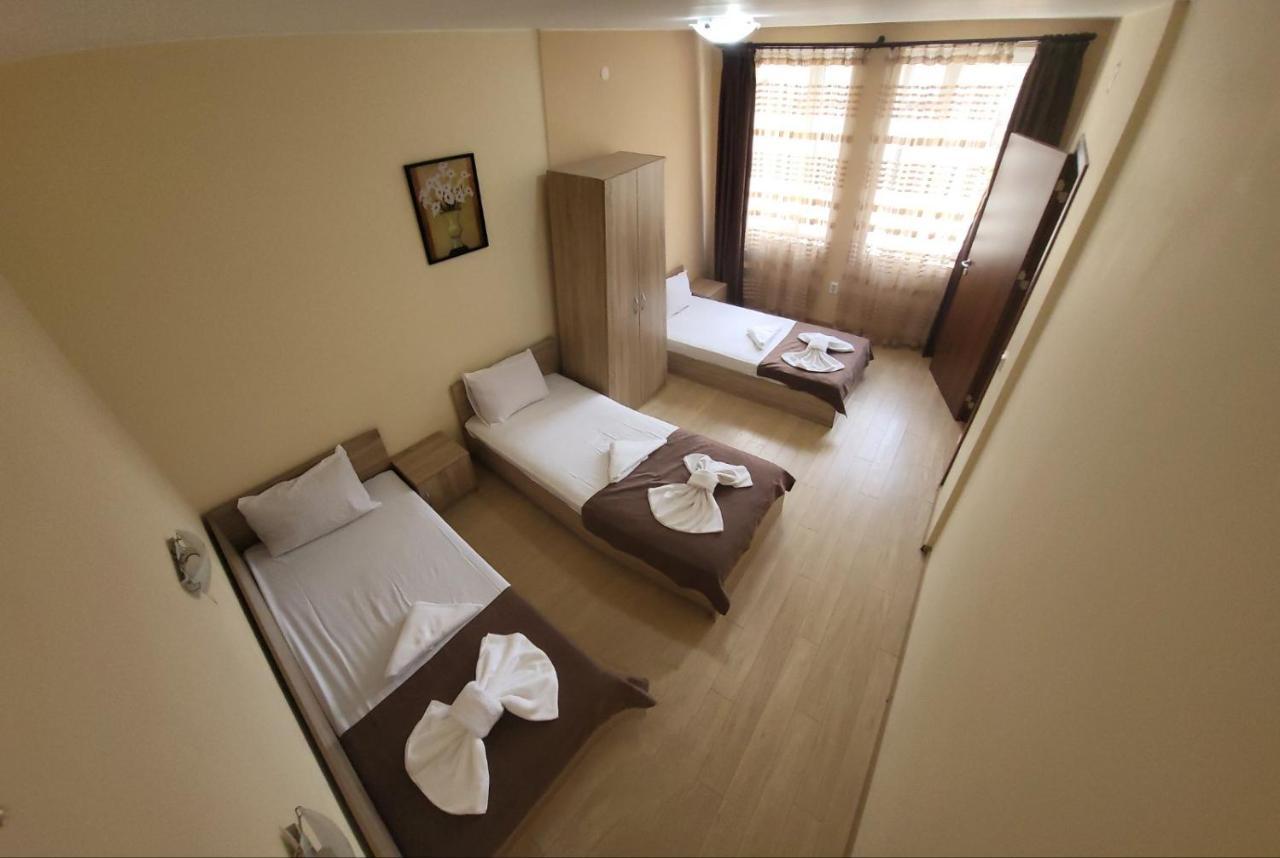Family Apartment 3 single beds & 1 sofa bed