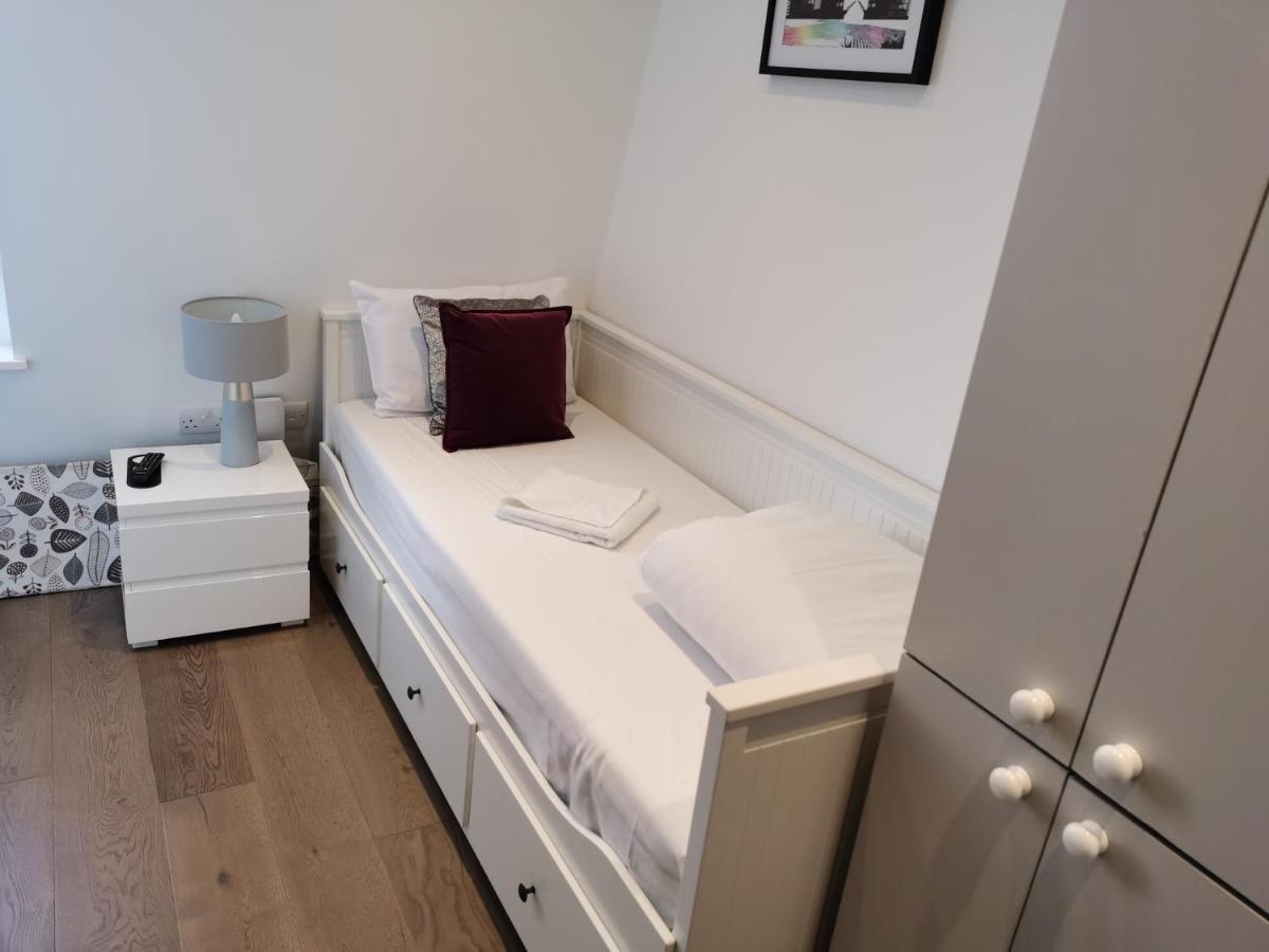 Single Room Private Bathroom