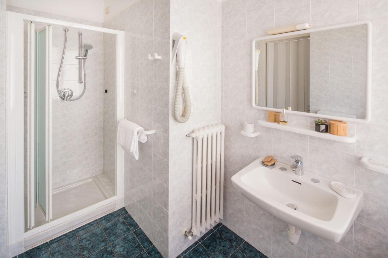 Double or Twin Room,1257211150:JPEG