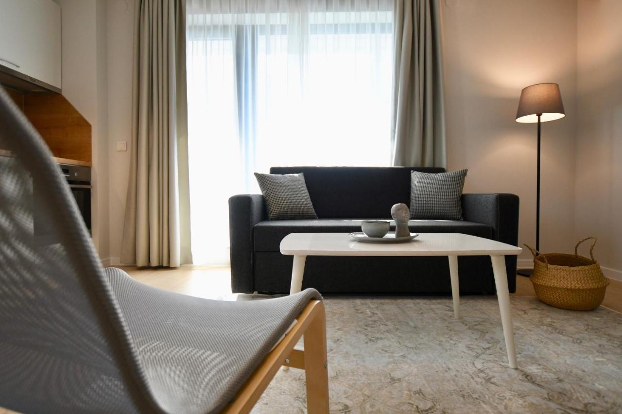 One-Bedroom Apartment Balcony City View
