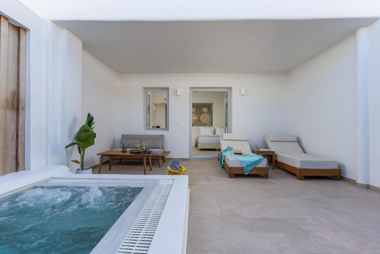 Deluxe Double Room with Terrace and Outdoor Refreshing Whirlpool,1261068799:JPEG