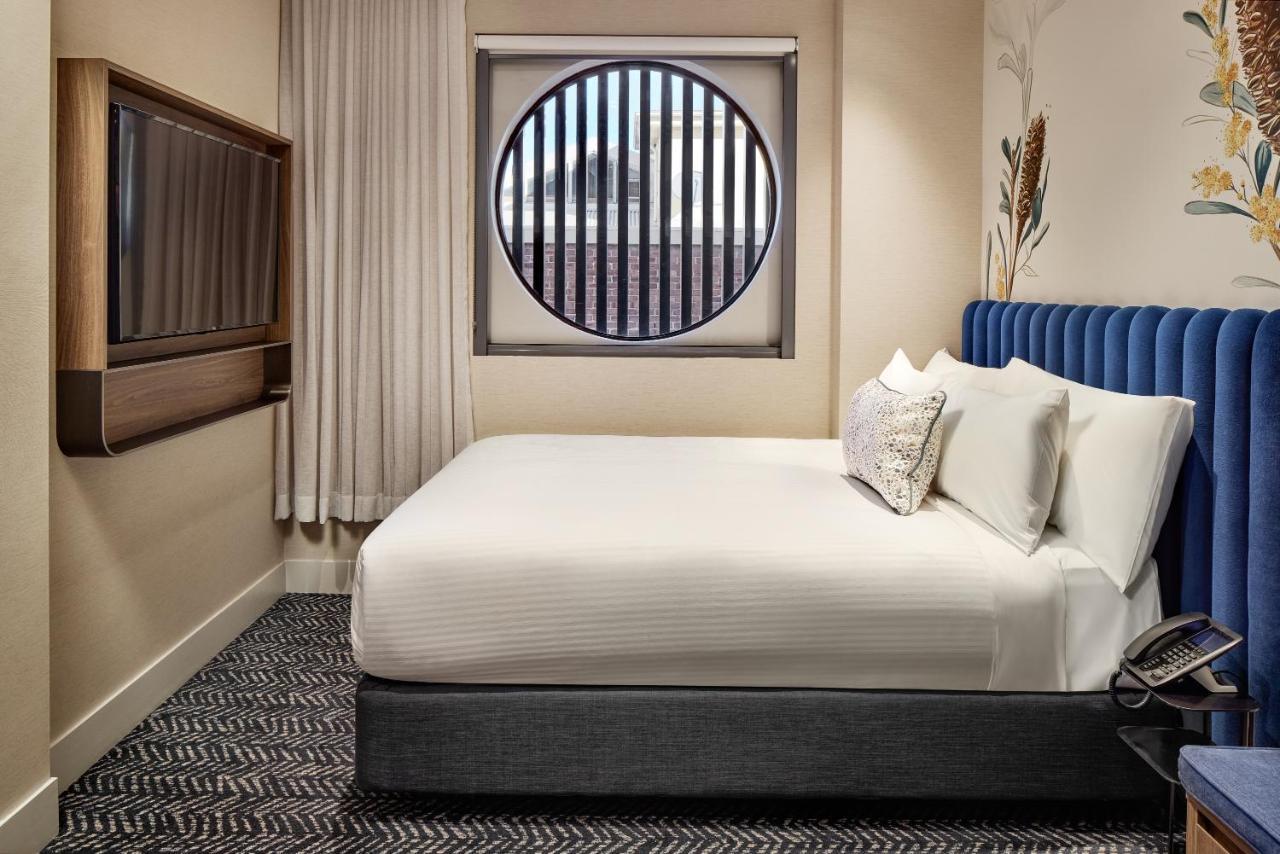Queen Room Mobility Accessible Roll Shower