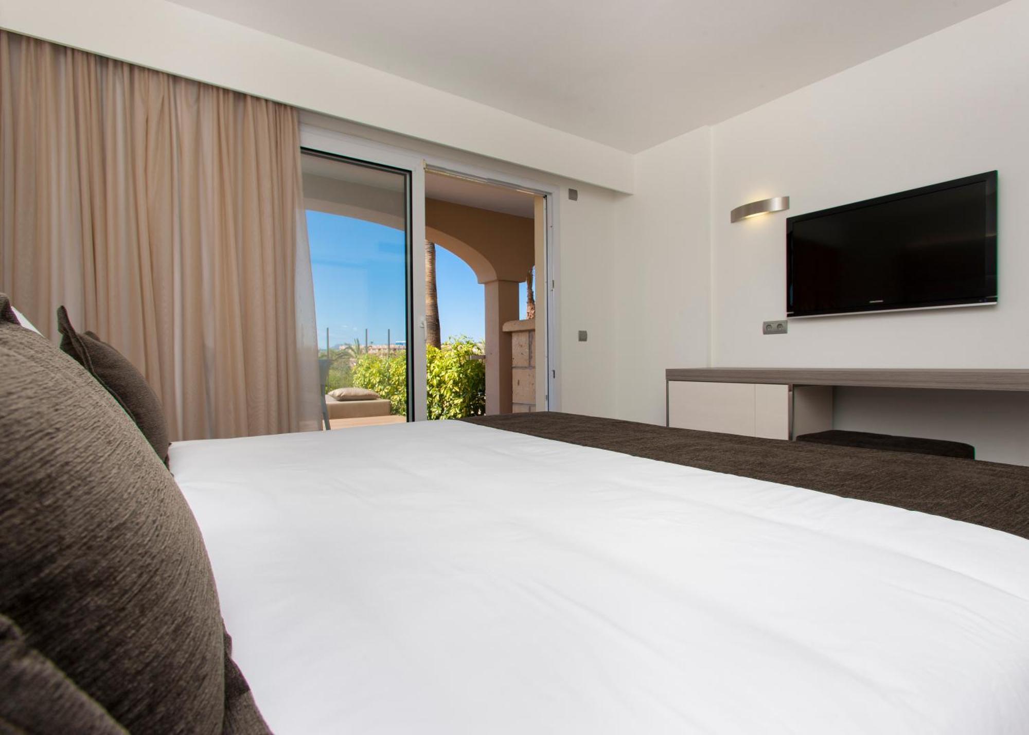 Family Suite Superior Pool Access