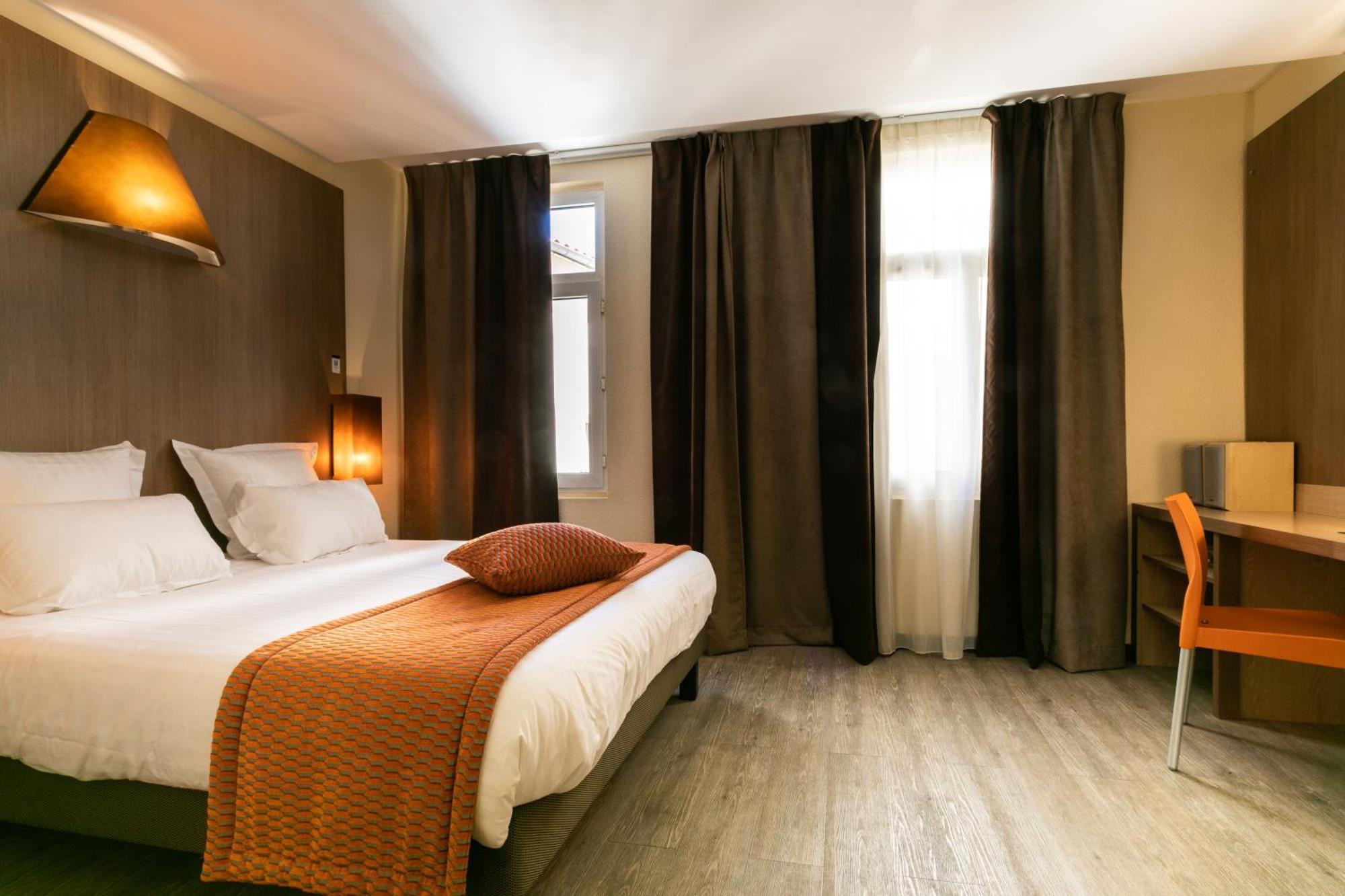 Superior Double Room with Large bed and Bath,1273768849:JPEG