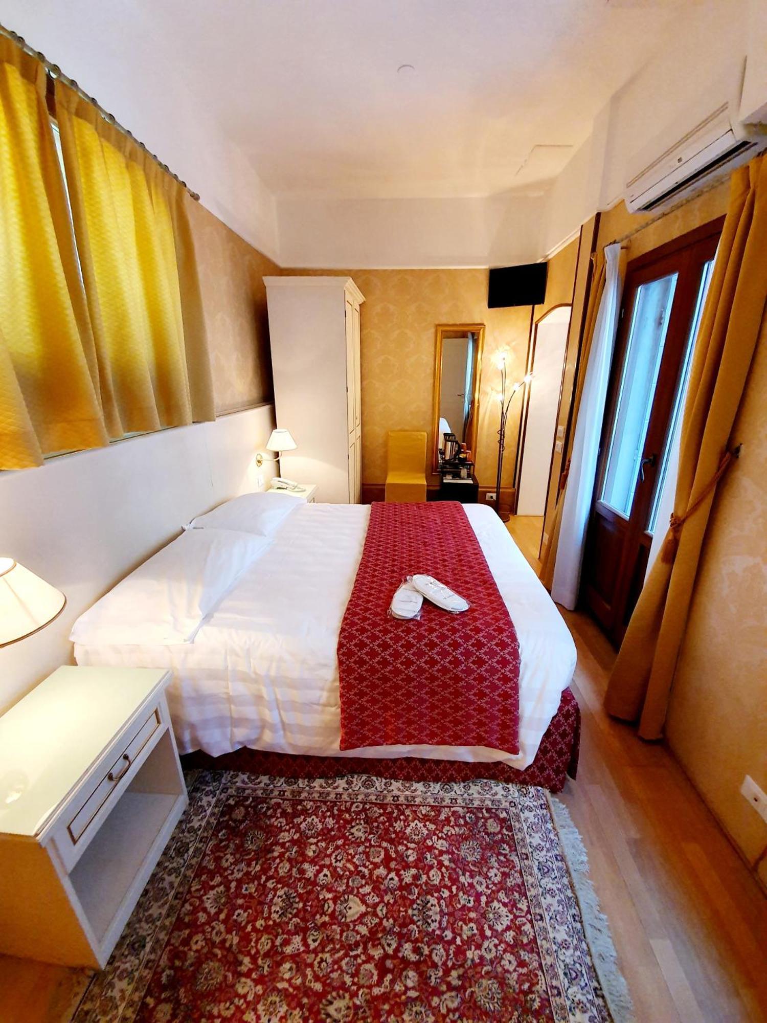 Classic Double Room