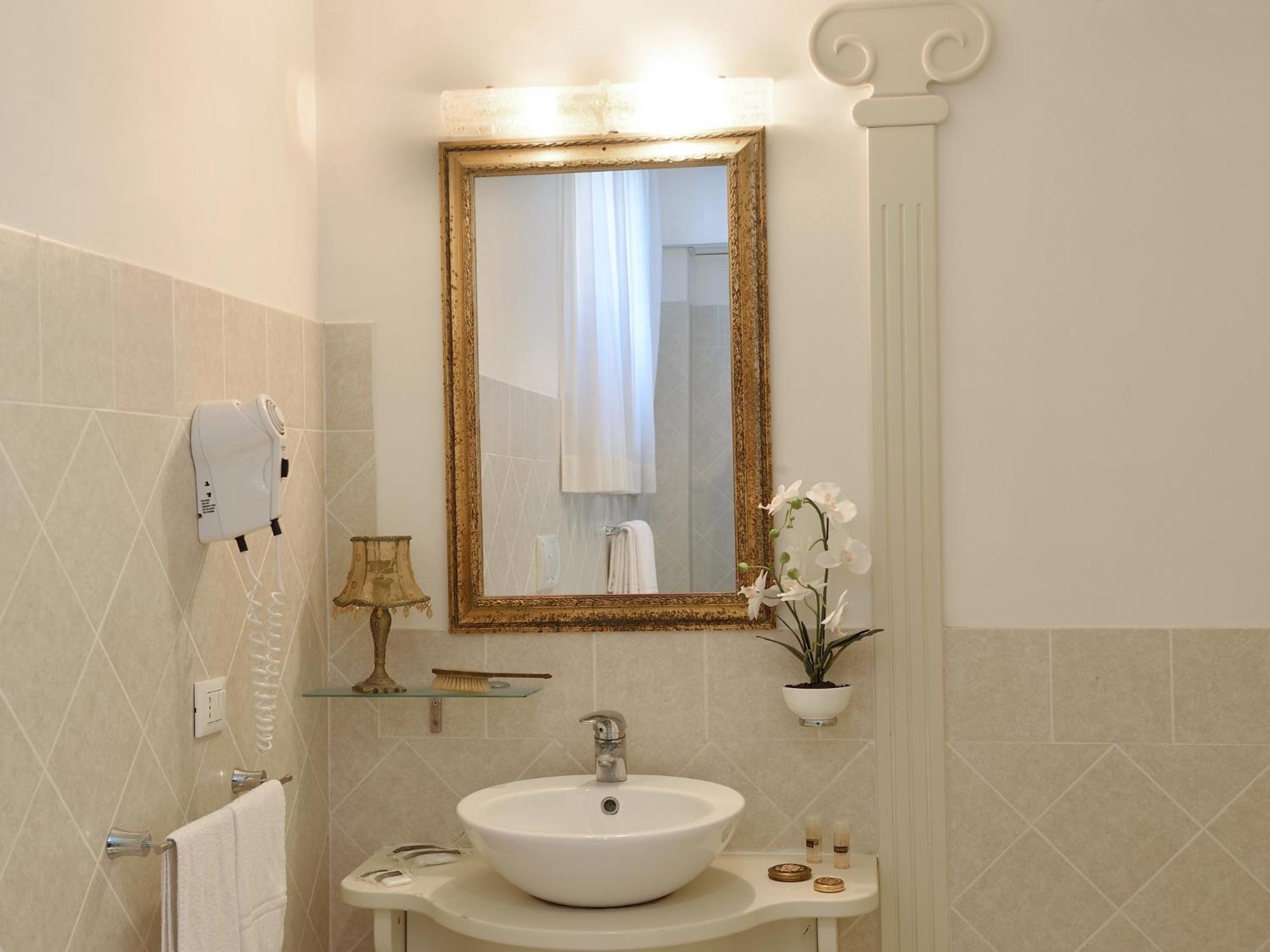 Superior Double Room Canal View