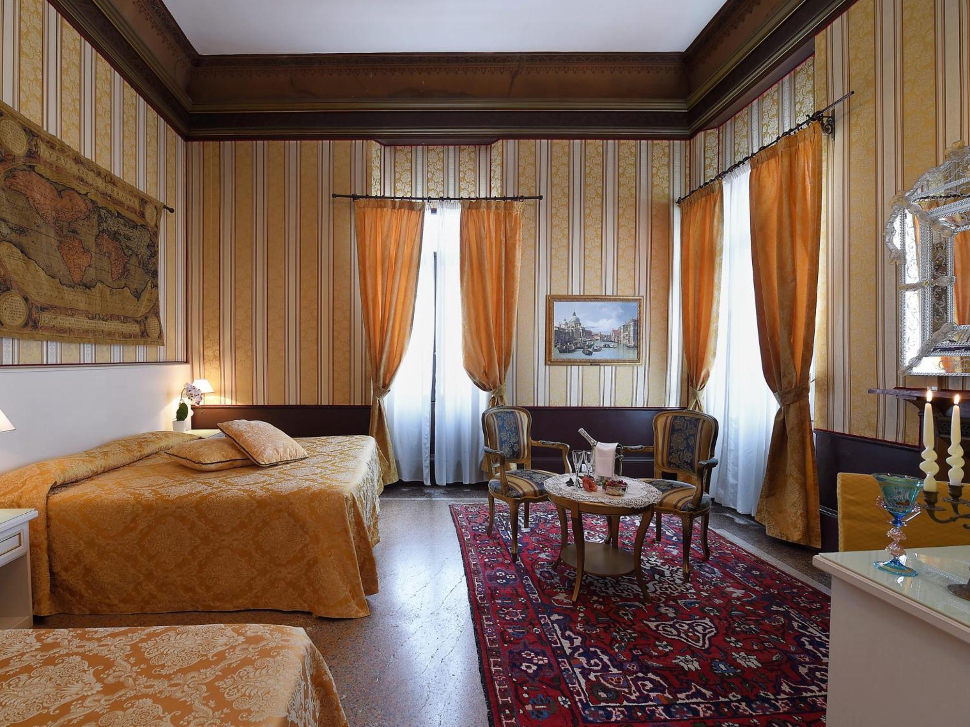 Superior Double Room Canal View