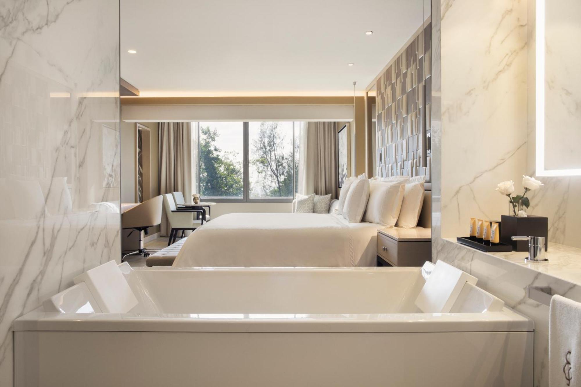 Executive Jr Suite