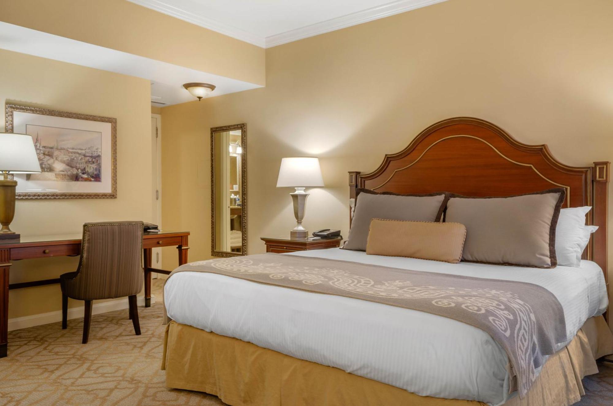 Premier King Jacuzzi Room 1 King Bed