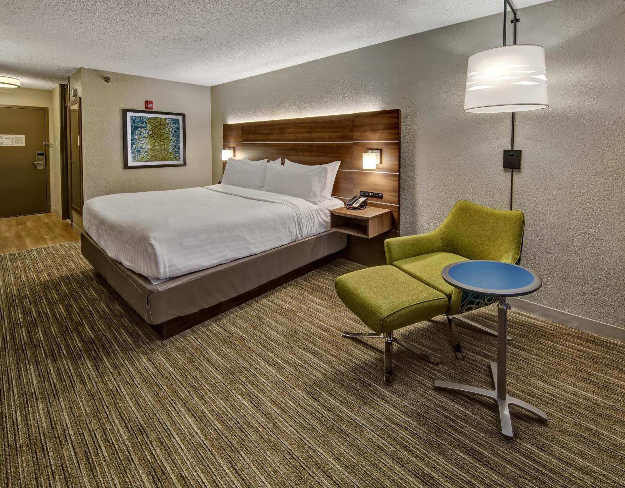 Standard King Room