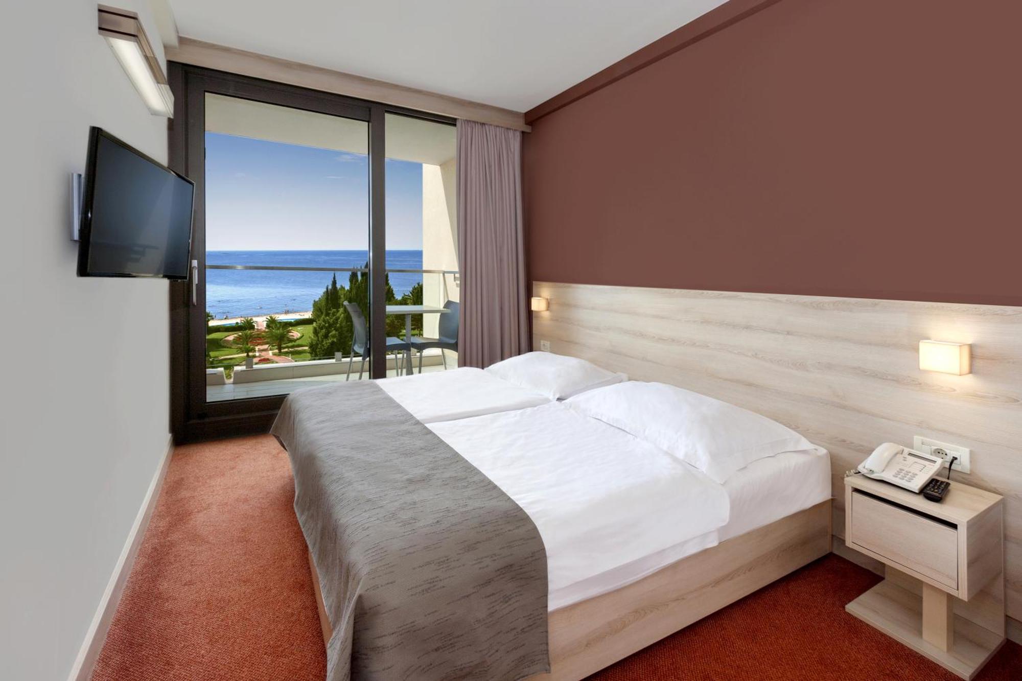 Suite with Balcony and Sea View