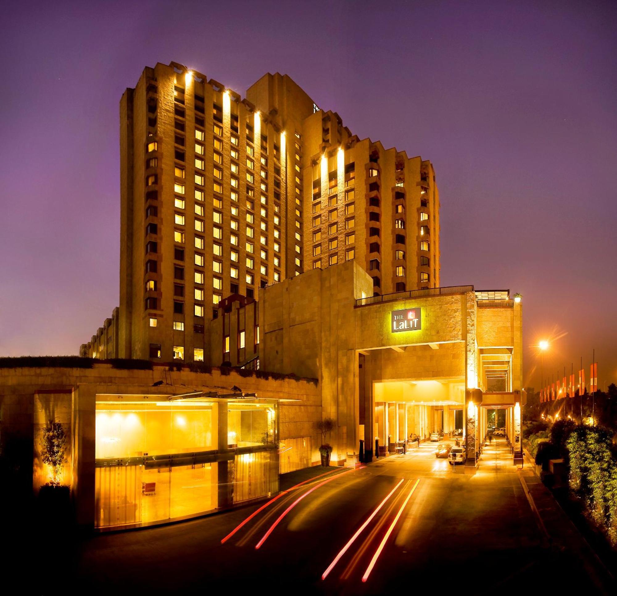 Deluxe King Room on Food & soft beverages Laundry & Spa,1566984311:JPEG