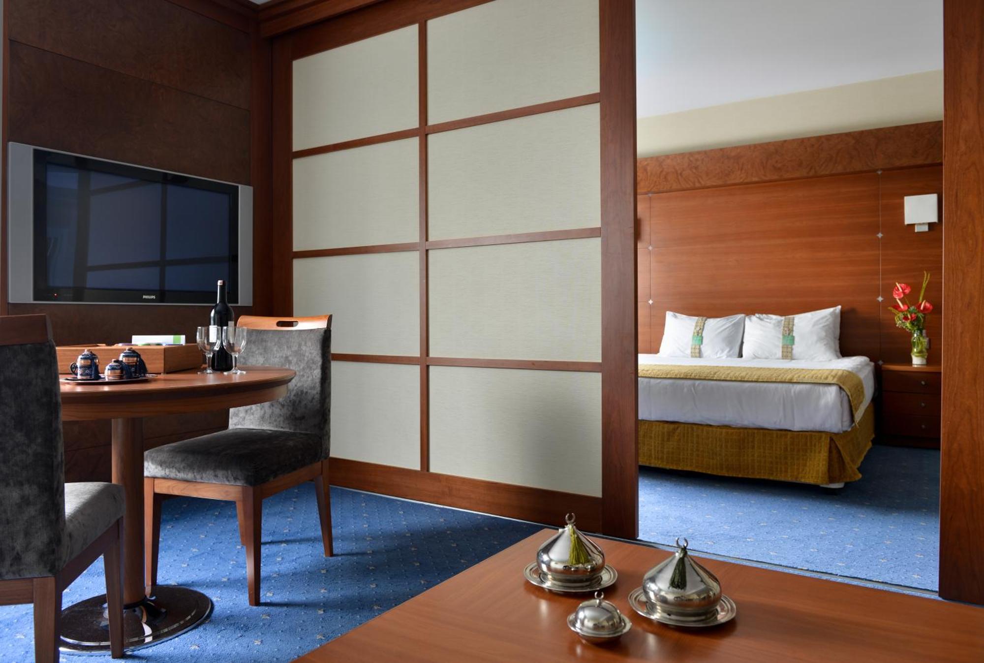 Executive King Suite - Non-Smoking,125309571:JPEG