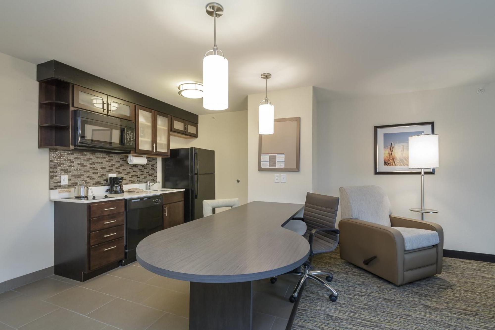 One-Bedroom Queen Suite,1278577810:JPEG