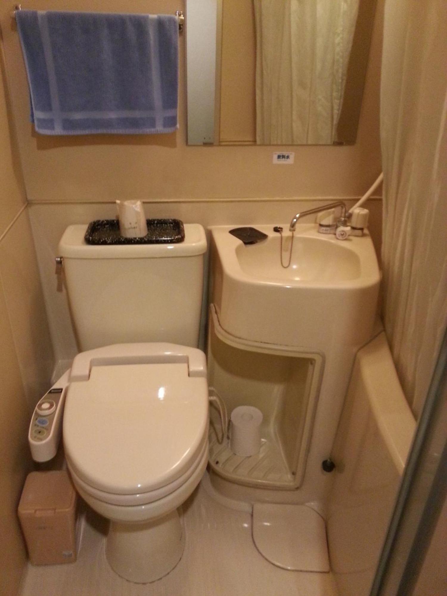 Japanese-Style Twin Room Private Bathroom