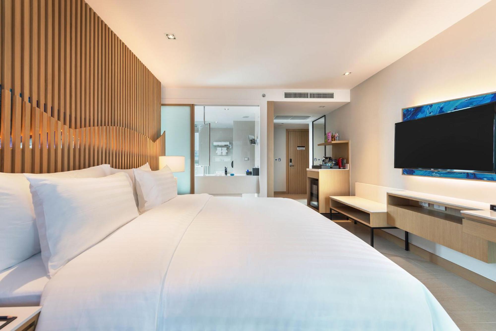 Deluxe Urban King Bed