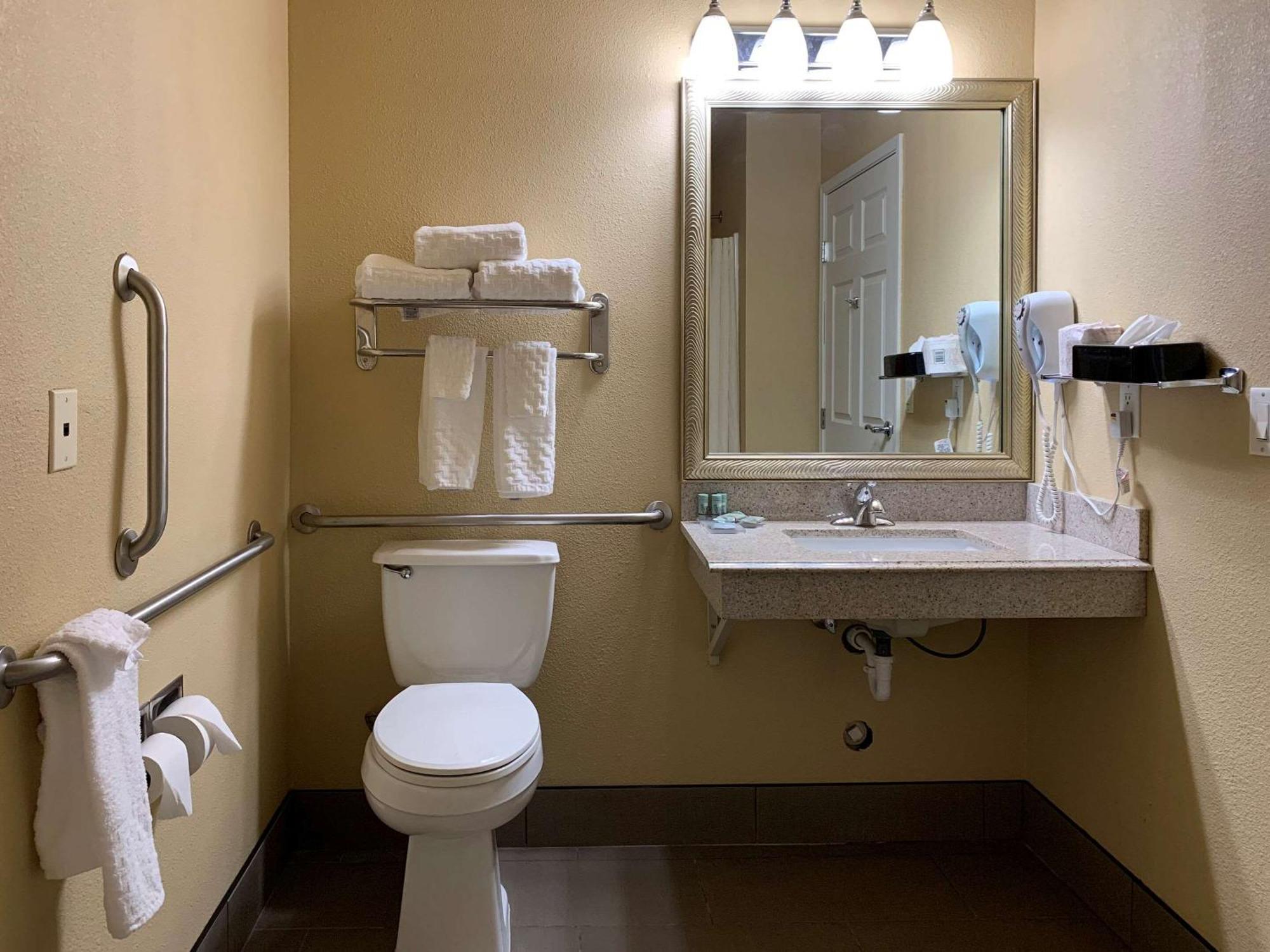 King Room with Accessible Tub - Accessible/Non Smoking,1281245512:JPEG