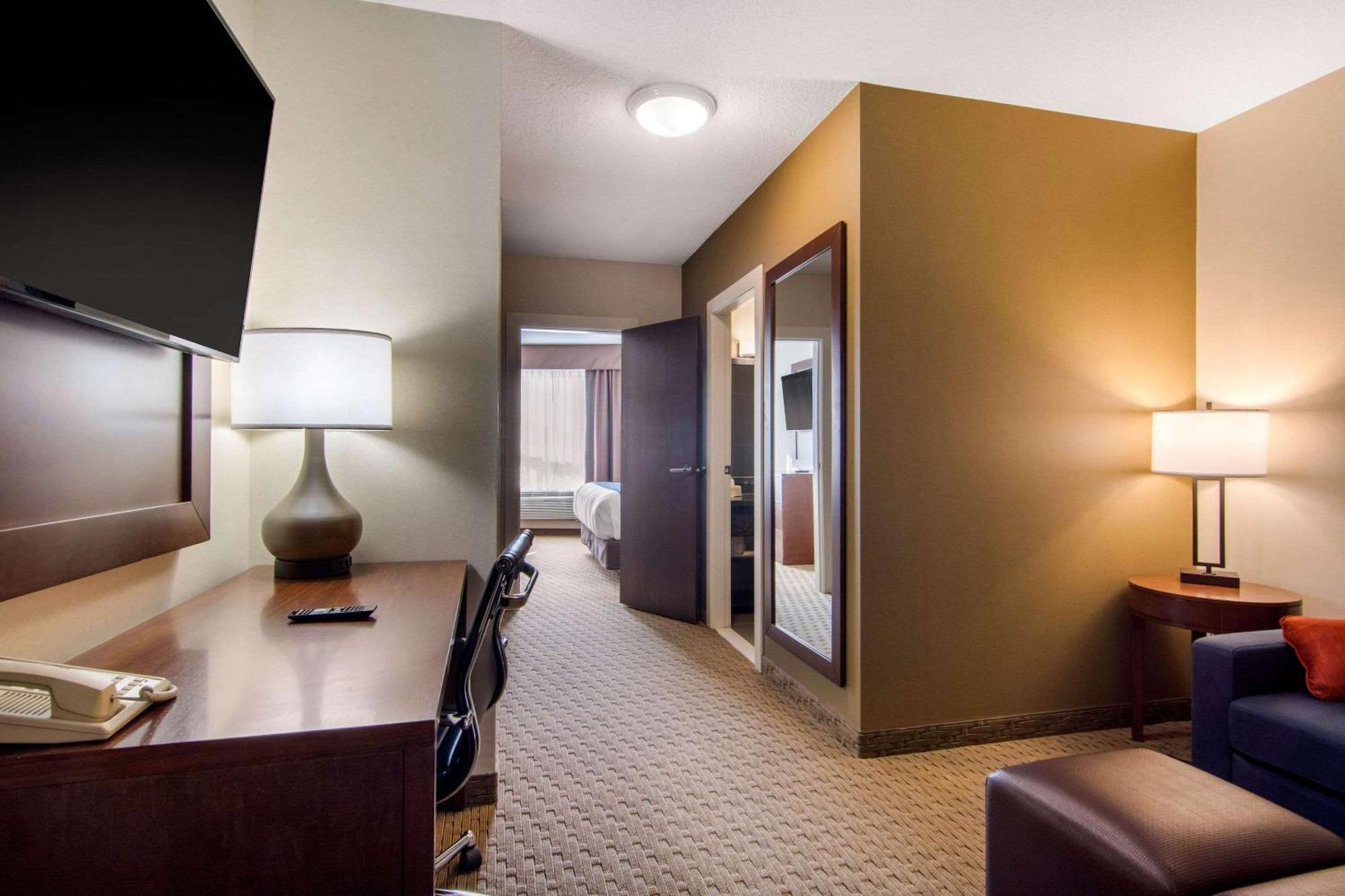 King Suite - Non-Smoking,1282904272:JPEG