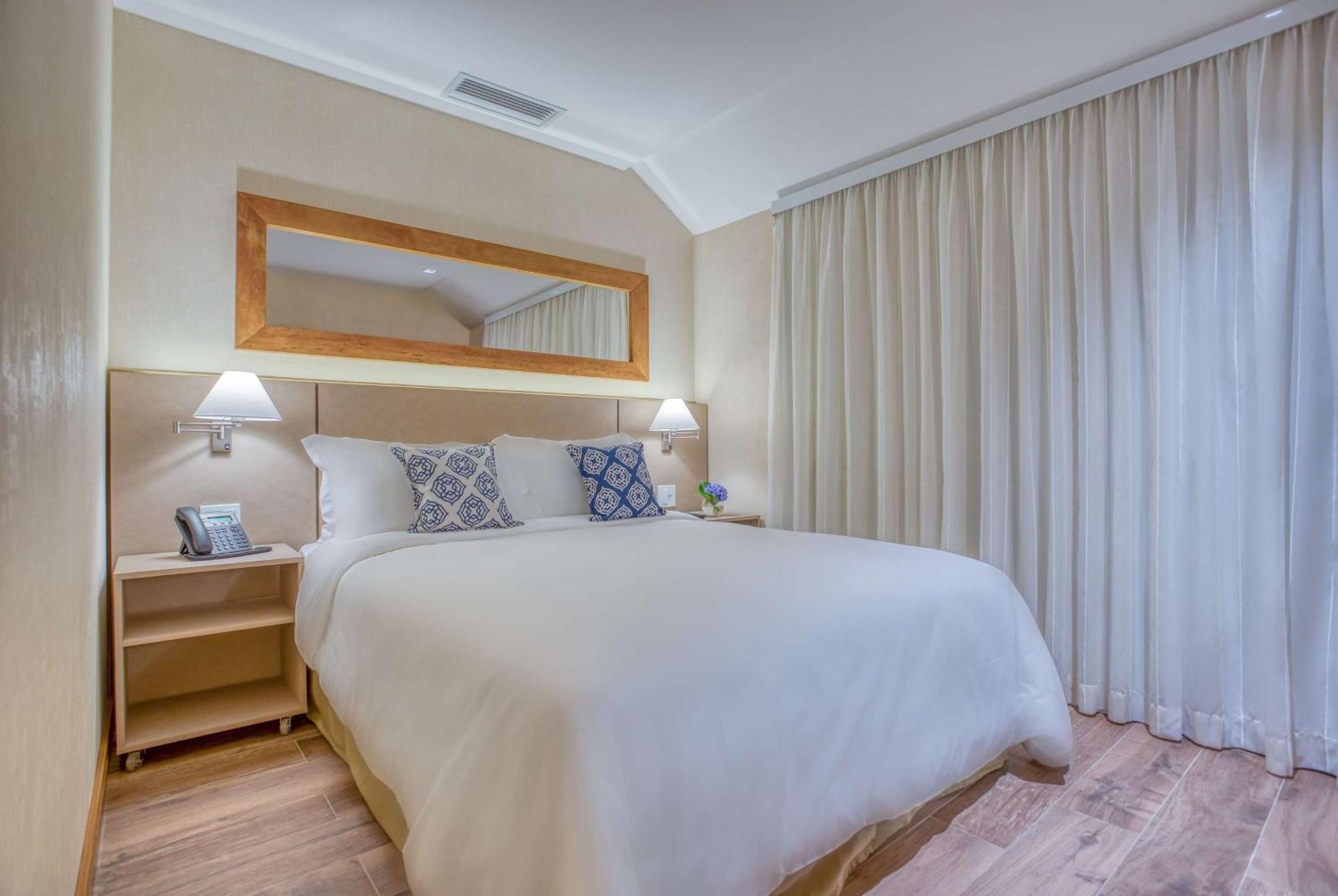 1 Queen Bed, Standard, Non-Smoking