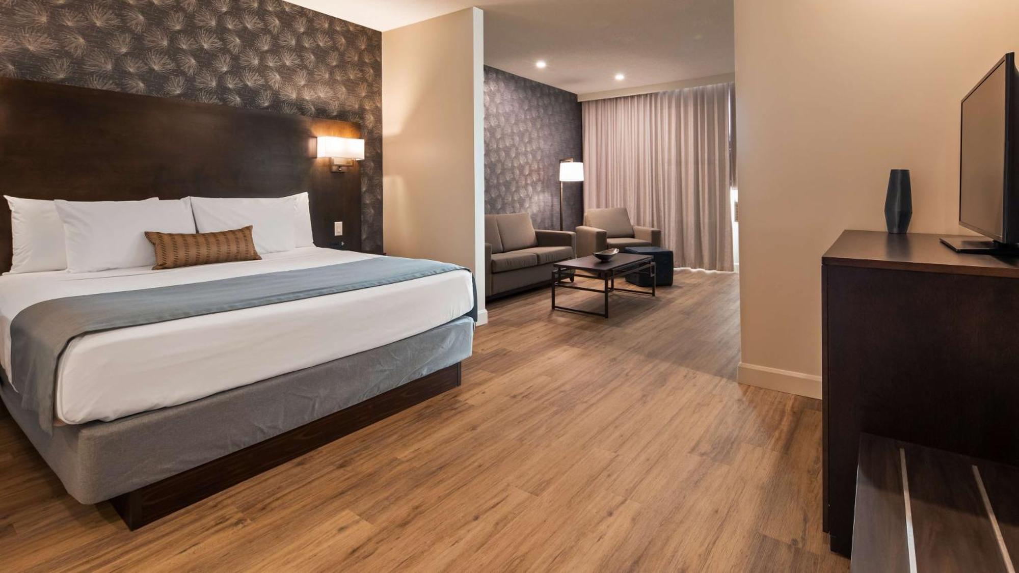 Two-Bedrooms King Suite,1283001133:JPEG