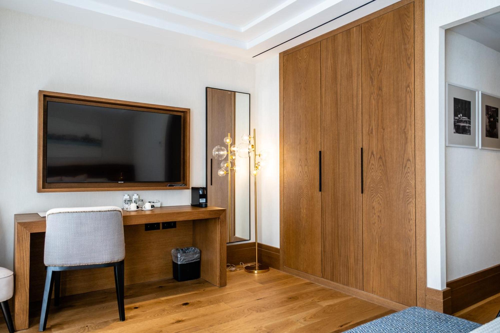 Double Room No View