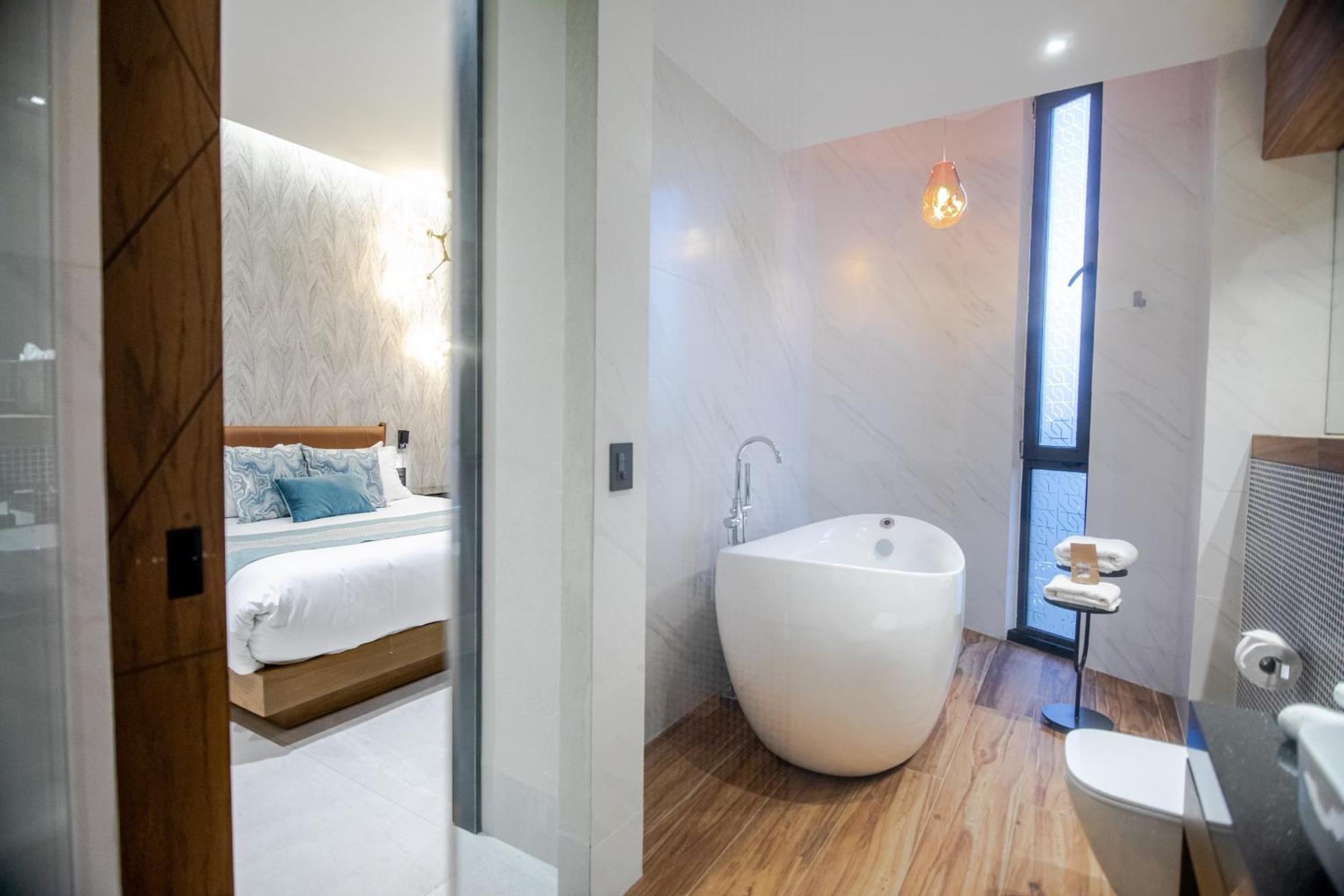 Suite Hot Tub