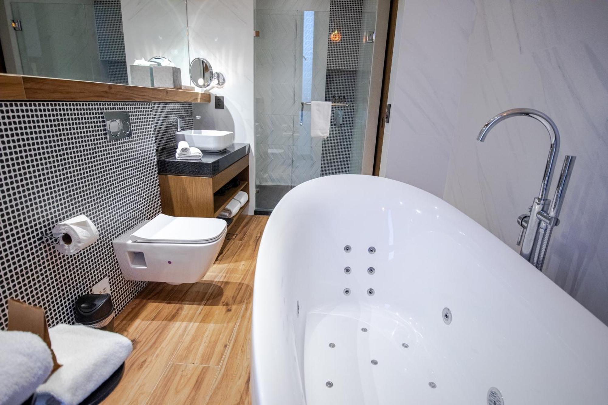 Suite Hot Tub