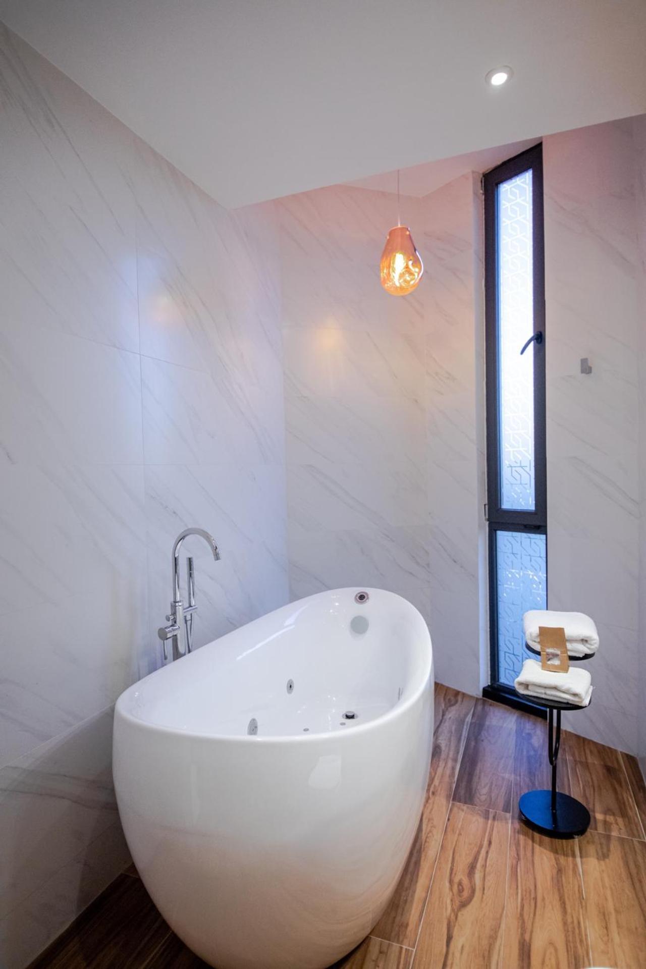 Suite Hot Tub