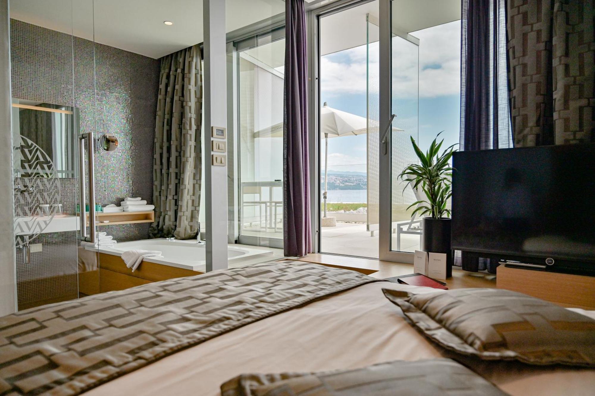Small Double Room Sea View