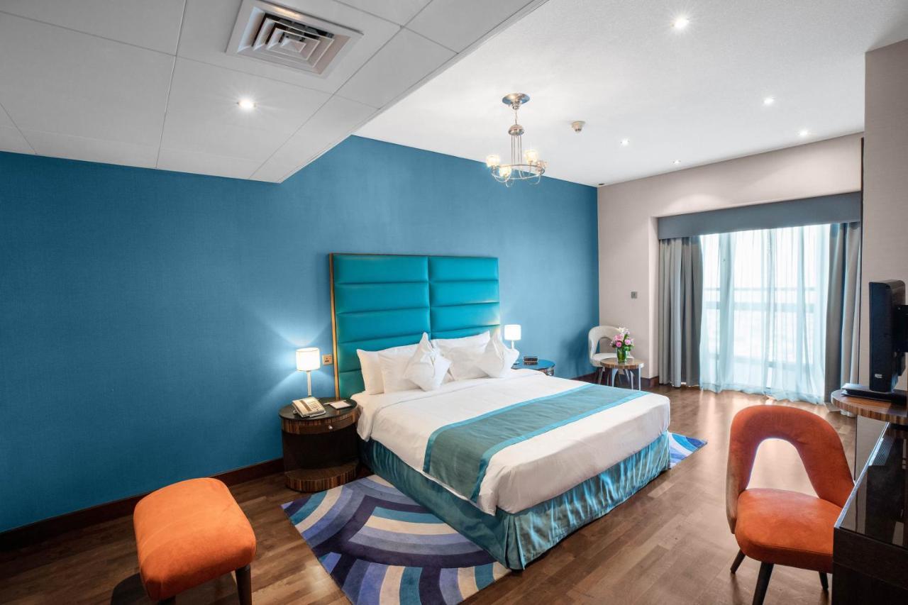 Deluxe Three Bedroom Apartment