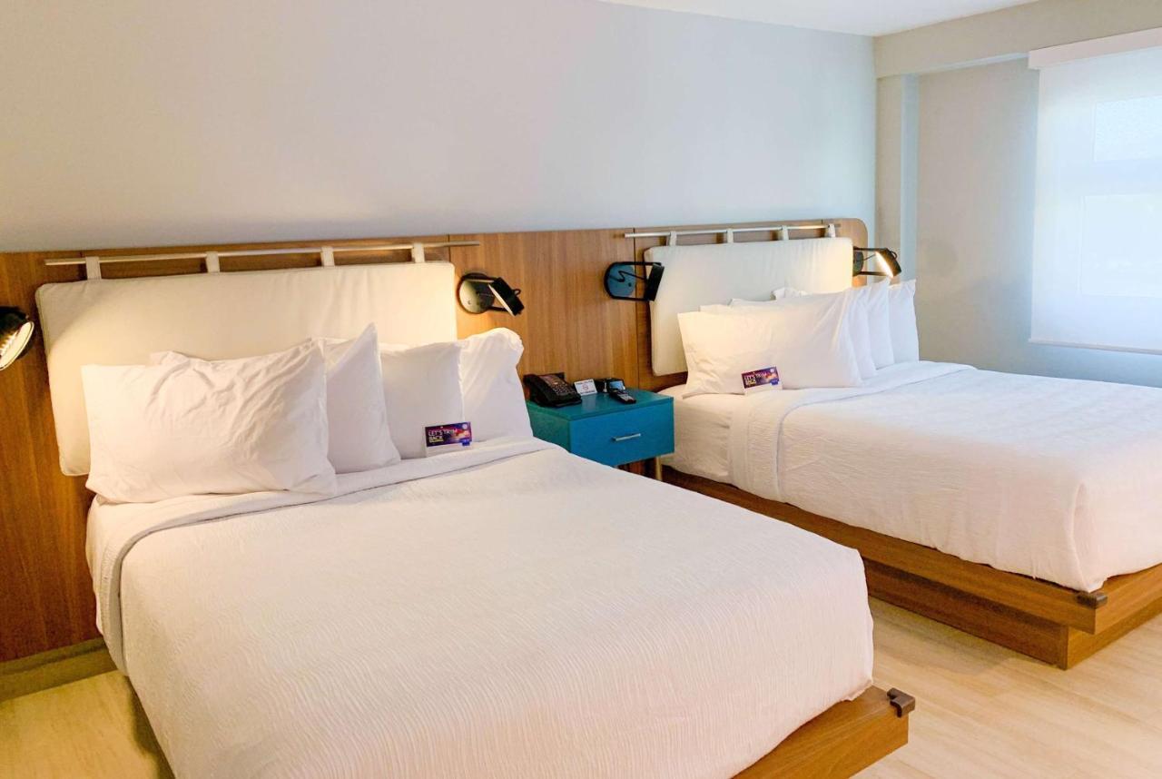 2 Double Beds, Mobility Accessible Room, Roll in Shower, Non-Smoking,1292556082:JPEG