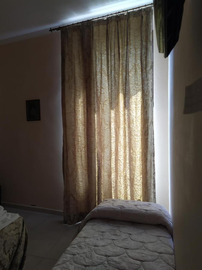 Comfort Triple Room Shower