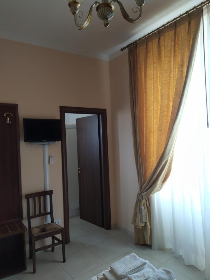 Comfort Triple Room Shower