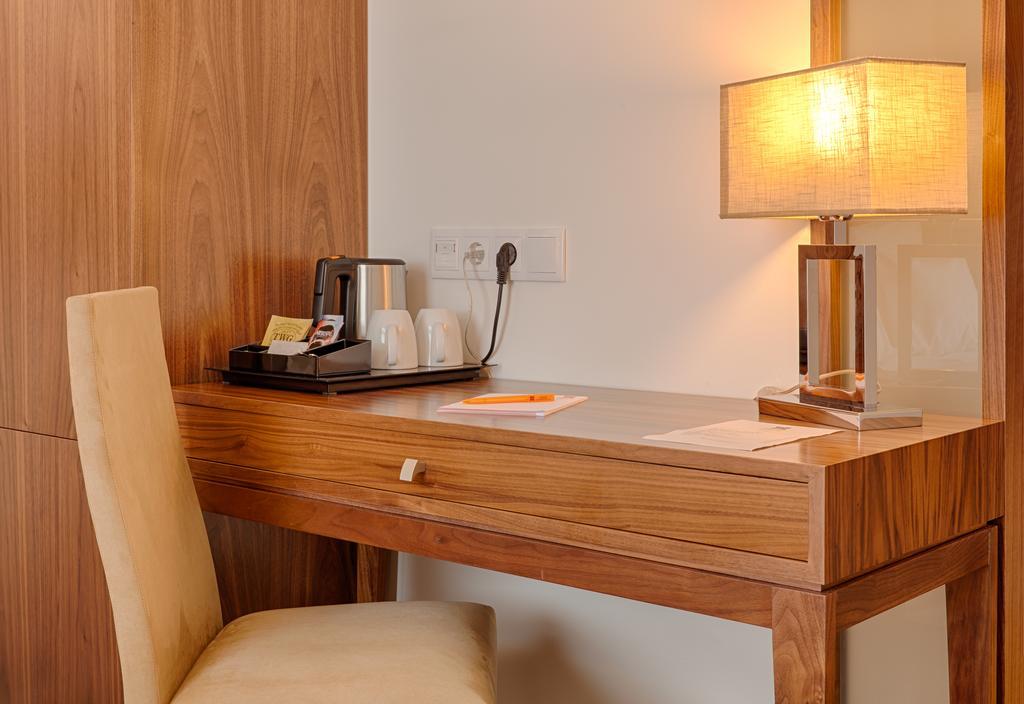 Single Room,960397741:JPEG