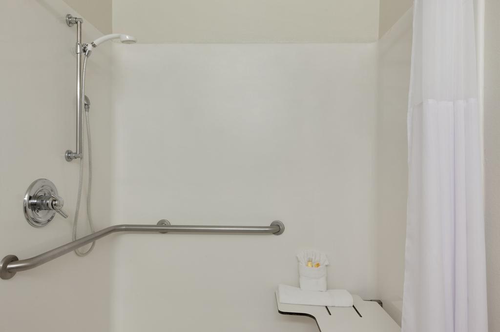 King Room Roll Shower Mobility Access or Non-Smoking