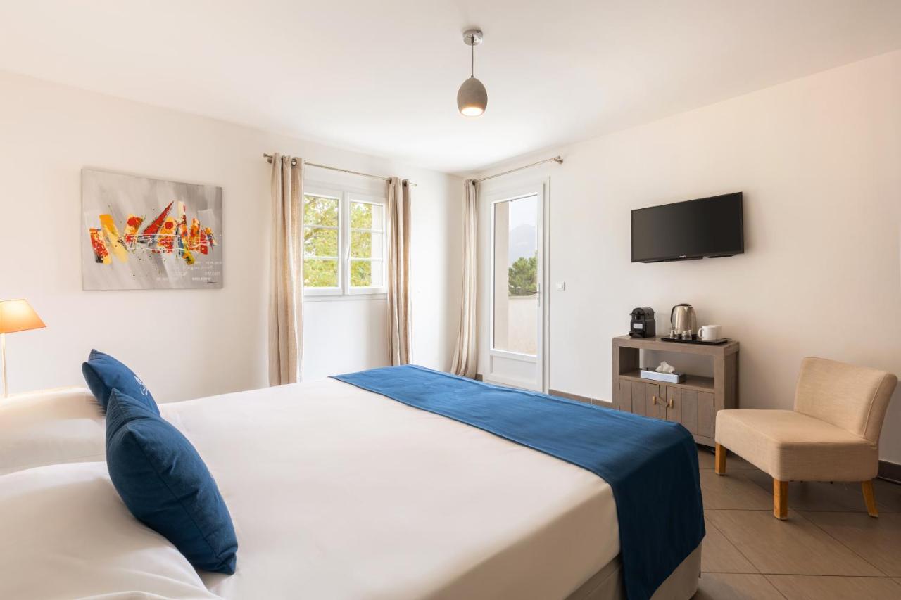 Superior Room One King One Single Bed Non-Smoking