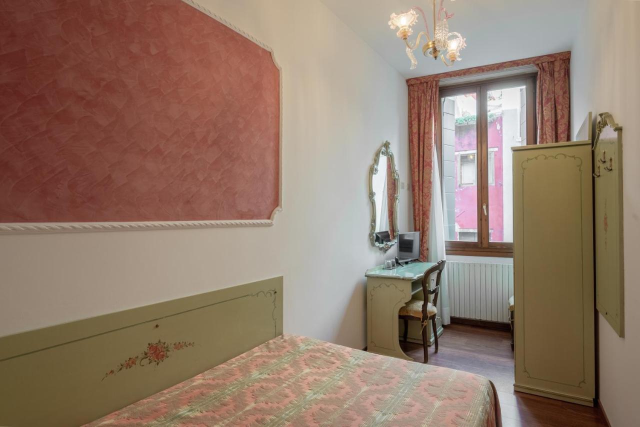 Economy Double Room Canal View