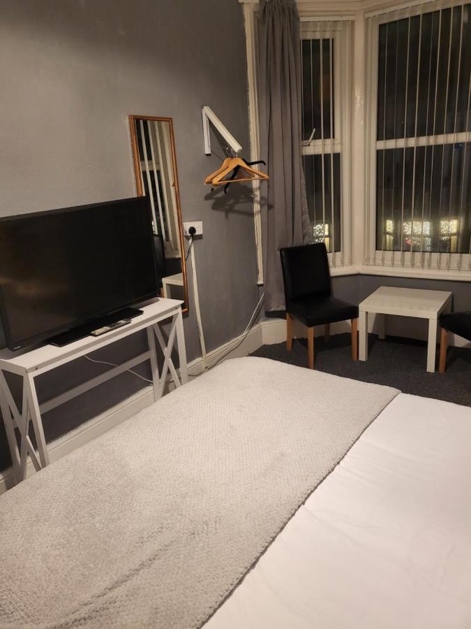 Double Room Private Bathroom