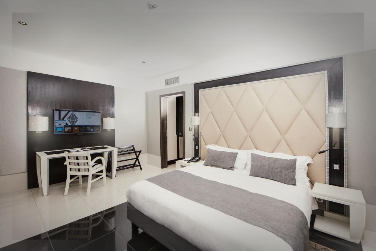 Chambre Double - Accessible aux Personnes à Mobilité Réduite
