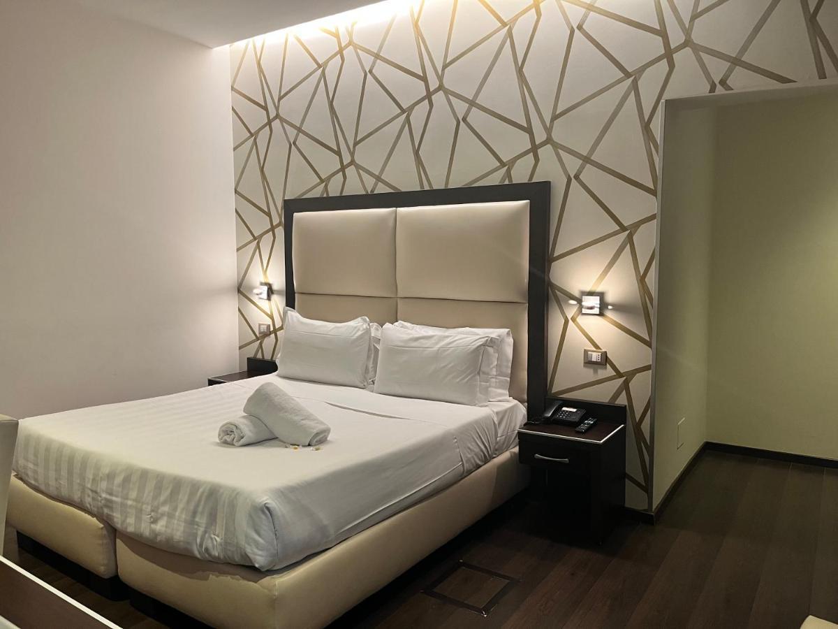 Large Double or Twin Room,1274674057:JPEG