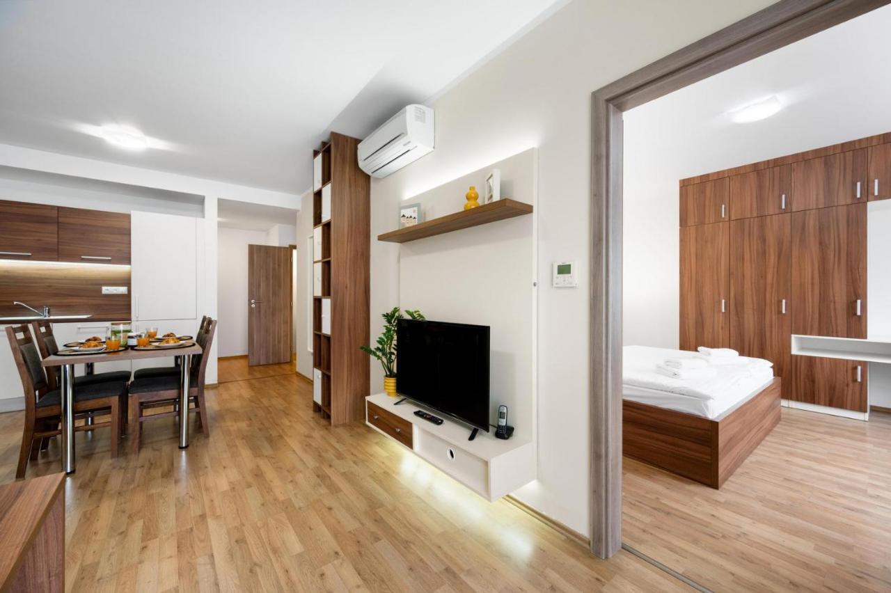 Deluxe Apartment