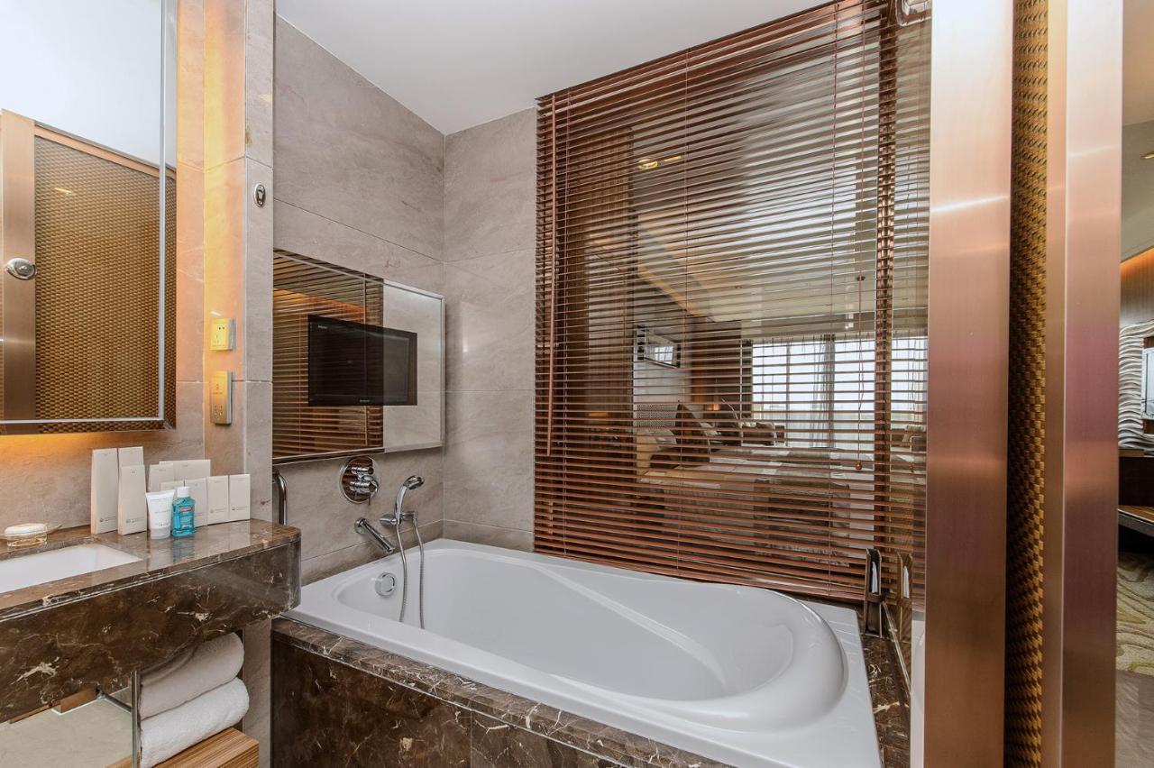 Grande Premiere Room Mountain View
