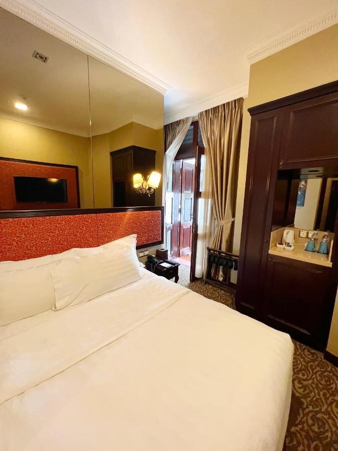 Balcony Room