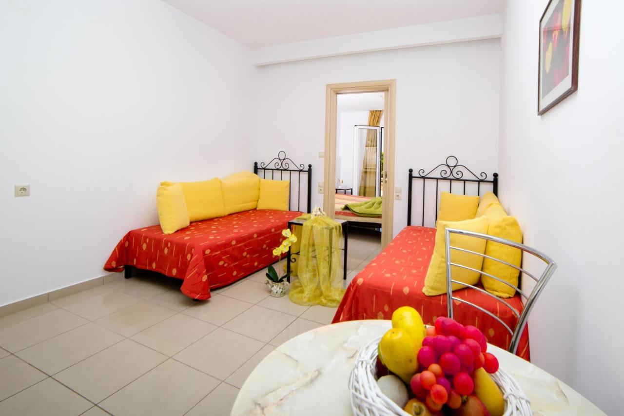 Superior One-Bedroom Apartment