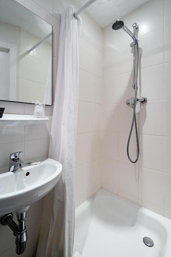 Single Room,1353397792:JPEG