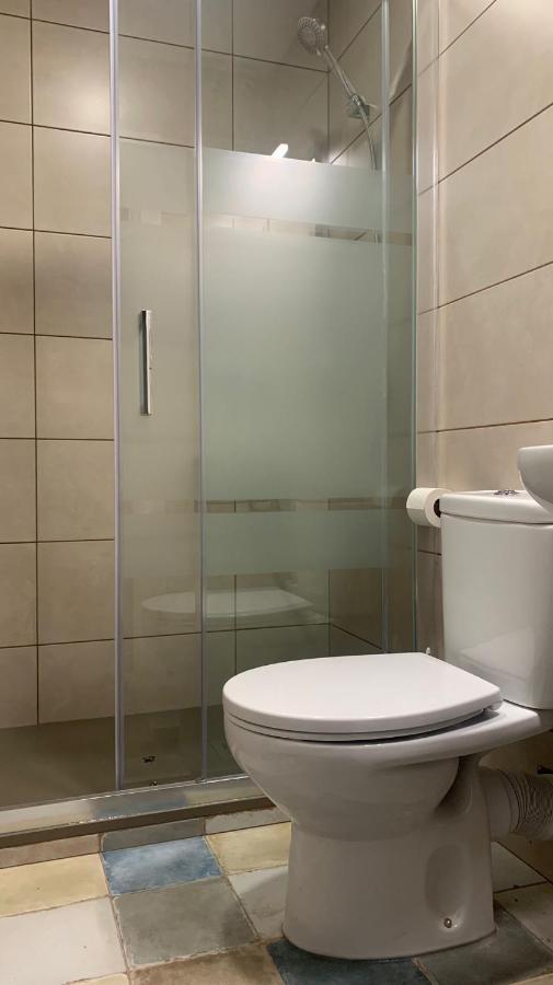 Single Room Private Bathroom