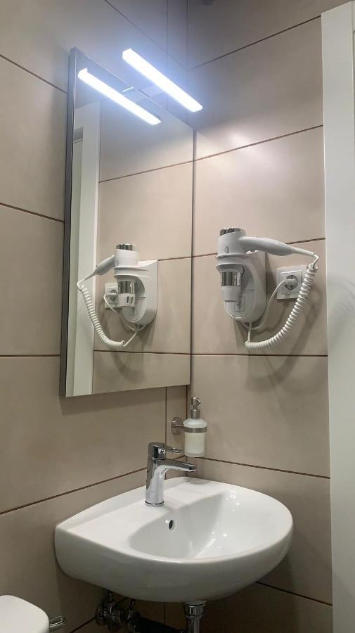 Single Room Private Bathroom